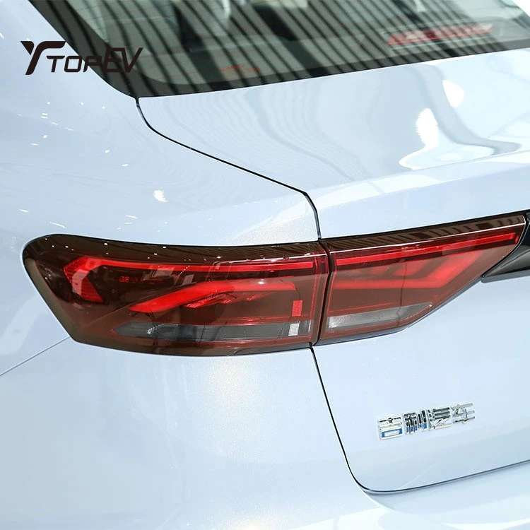 Автомобиль 2025 Geely Emgrand 1.5L с бензиновым двигателем Автомобиль 2025 Geely Emgrand 1.5L с бензиновым двигателем